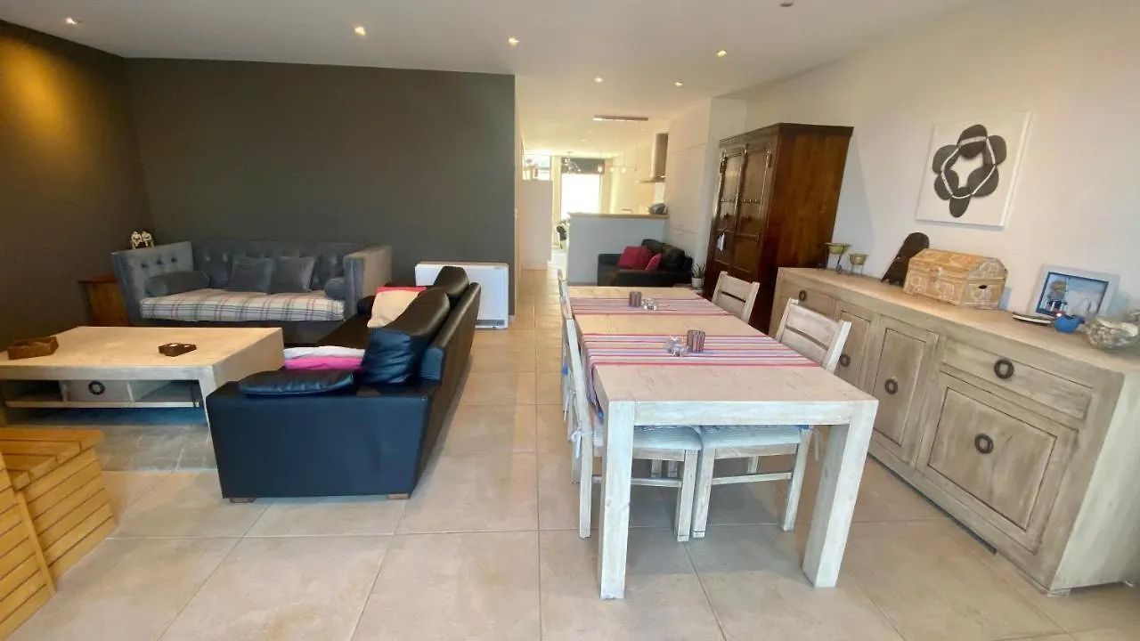 Deluxe Apartment With Shared Pool Oostende